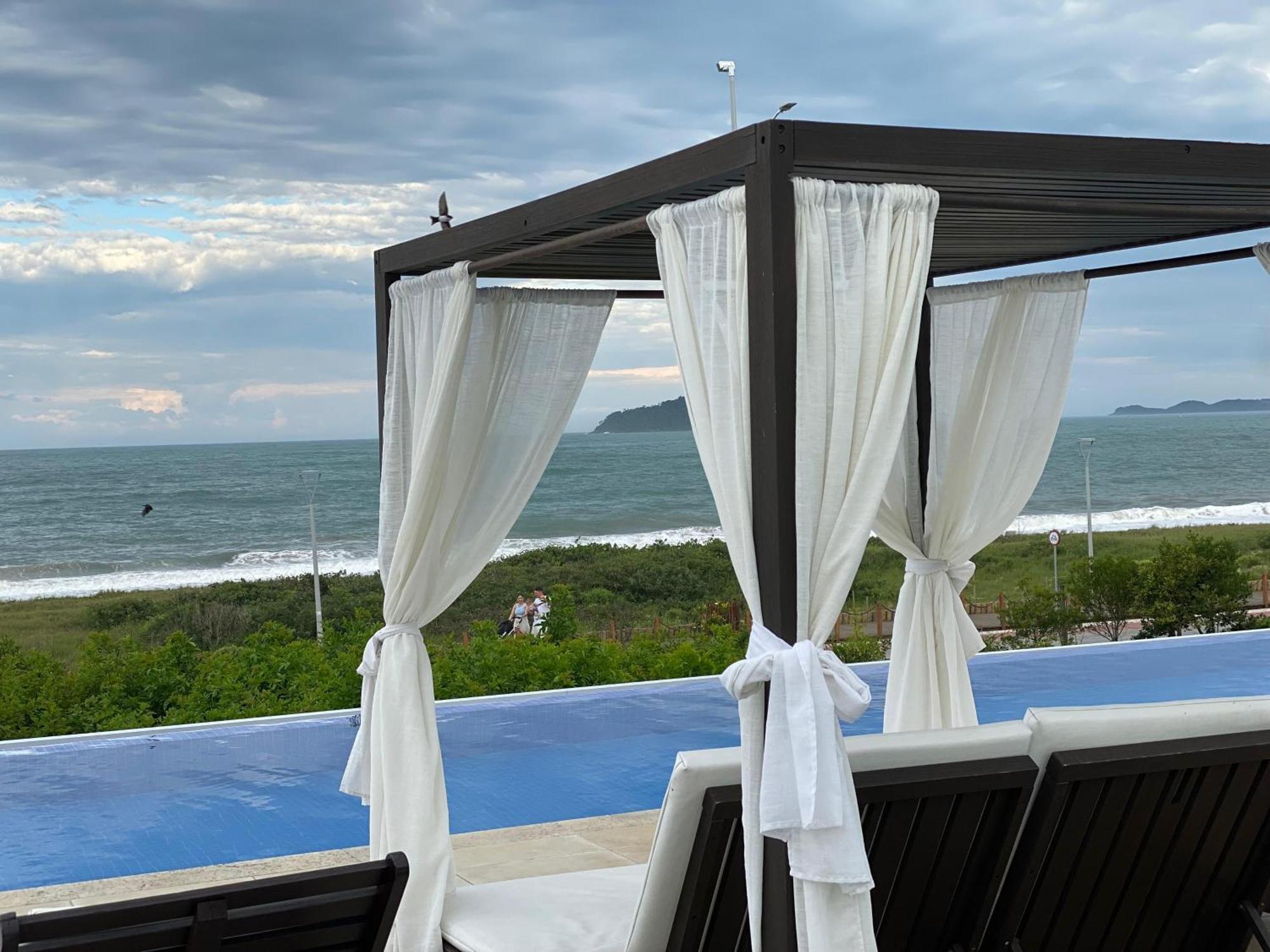 Bali Beach Home Club Rogga Beira Mar - Balneario Piçarras Eksteriør bilde
